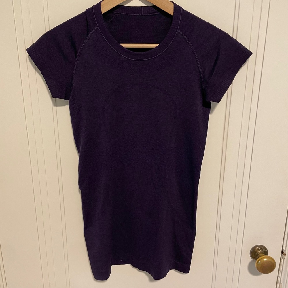 Lululemon Swiftly Tech Short Sleeve Size 4 Dark Purple